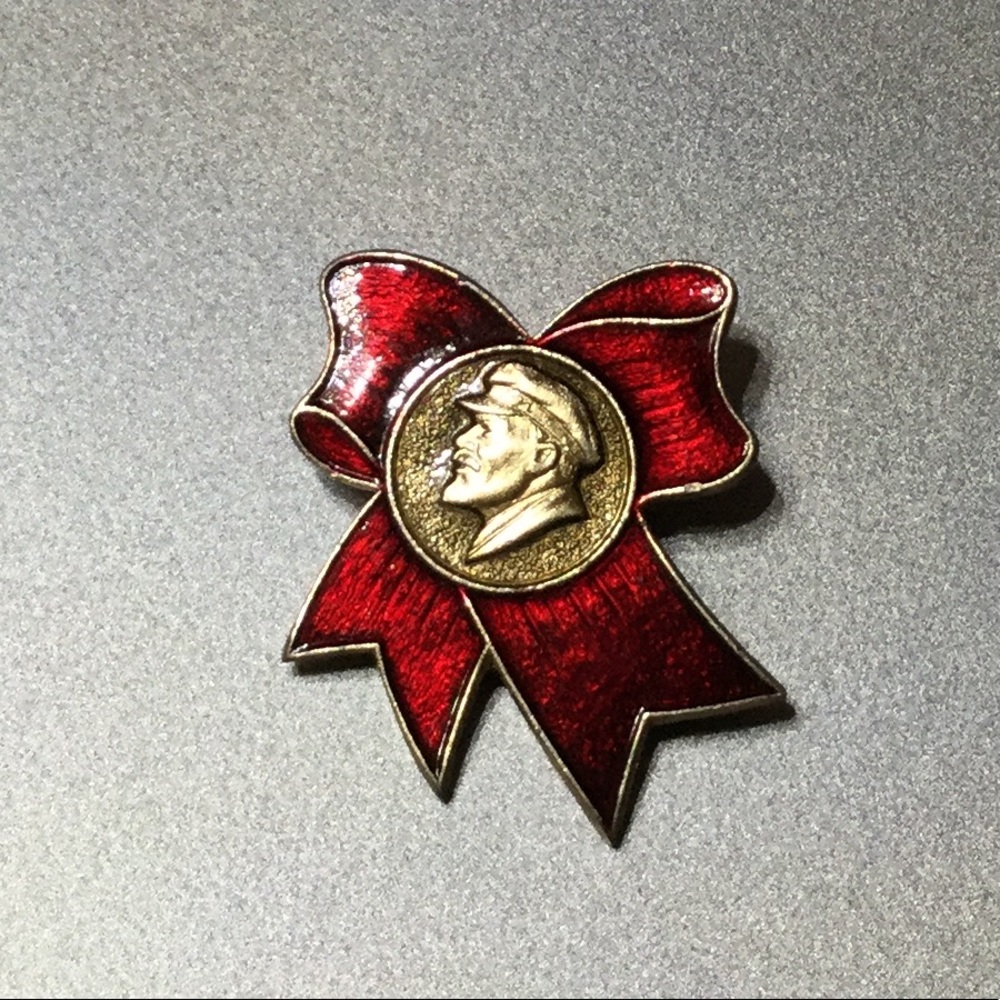 Soviet era quality red ribbon enameled Lenin pin